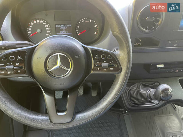 Черный Мерседес Sprinter, объемом двигателя 2.2 л и пробегом 207 тыс. км за 22000 $, фото 12 на Automoto.ua
