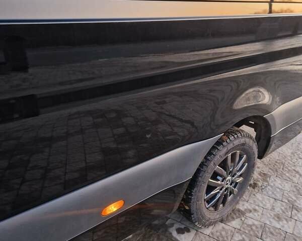Черный Мерседес Sprinter, объемом двигателя 2.2 л и пробегом 268 тыс. км за 29492 $, фото 20 на Automoto.ua