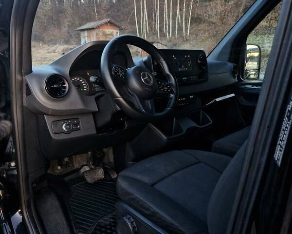 Черный Мерседес Sprinter, объемом двигателя 2.2 л и пробегом 268 тыс. км за 29492 $, фото 7 на Automoto.ua