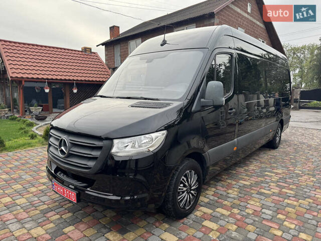 Черный Мерседес Sprinter, объемом двигателя 2.2 л и пробегом 257 тыс. км за 30990 $, фото 2 на Automoto.ua