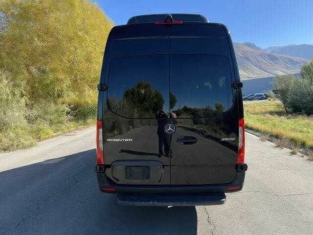 Черный Мерседес Sprinter, объемом двигателя 3 л и пробегом 34 тыс. км за 13500 $, фото 5 на Automoto.ua