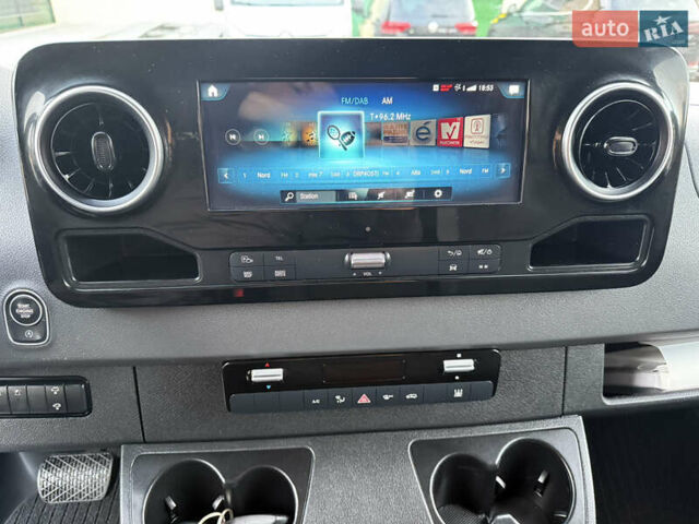 Черный Мерседес Sprinter, объемом двигателя 2.2 л и пробегом 349 тыс. км за 28900 $, фото 41 на Automoto.ua