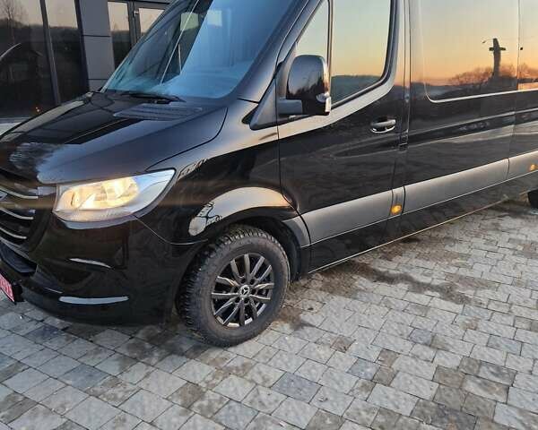 Черный Мерседес Sprinter, объемом двигателя 2.2 л и пробегом 268 тыс. км за 29492 $, фото 1 на Automoto.ua