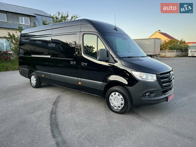 Черный Мерседес Sprinter, объемом двигателя 2.2 л и пробегом 247 тыс. км за 33900 $, фото 1 на Automoto.ua
