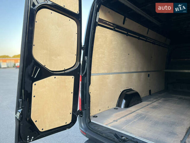 Черный Мерседес Sprinter, объемом двигателя 2.2 л и пробегом 247 тыс. км за 33900 $, фото 11 на Automoto.ua