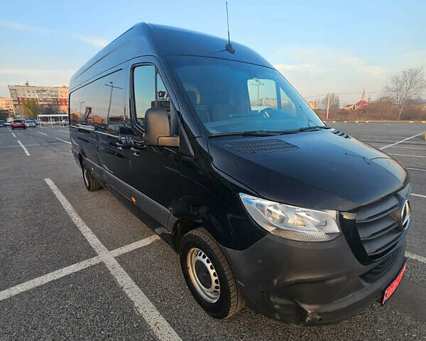 Черный Мерседес Sprinter, объемом двигателя 0 л и пробегом 117 тыс. км за 49476 $, фото 5 на Automoto.ua