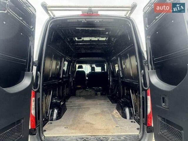 Черный Мерседес Sprinter, объемом двигателя 1.9 л и пробегом 92 тыс. км за 37700 $, фото 32 на Automoto.ua