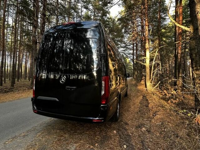 Черный Мерседес Sprinter, объемом двигателя 2 л и пробегом 280 тыс. км за 35000 $, фото 2 на Automoto.ua