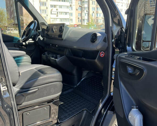 Черный Мерседес Sprinter, объемом двигателя 3 л и пробегом 130 тыс. км за 43500 $, фото 12 на Automoto.ua