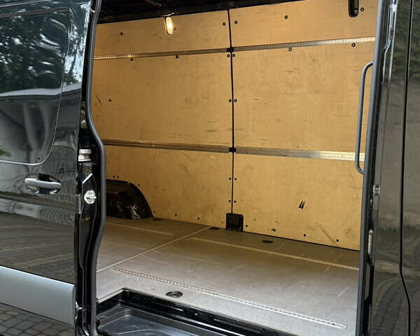 Чорний Мерседес Sprinter, об'ємом двигуна 3 л та пробігом 187 тис. км за 59354 $, фото 40 на Automoto.ua