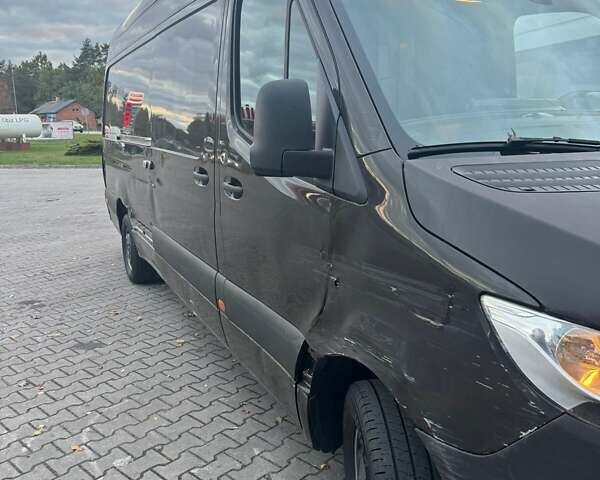Черный Мерседес Sprinter, объемом двигателя 2.2 л и пробегом 250 тыс. км за 21000 $, фото 4 на Automoto.ua