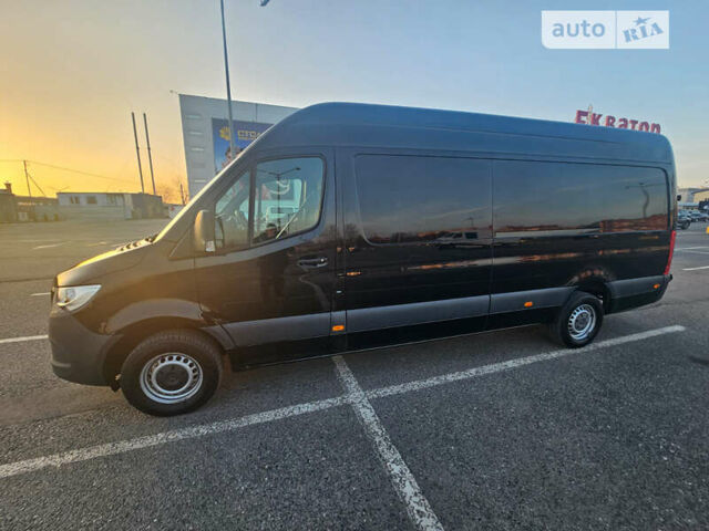 Черный Мерседес Sprinter, объемом двигателя 0 л и пробегом 117 тыс. км за 49476 $, фото 1 на Automoto.ua