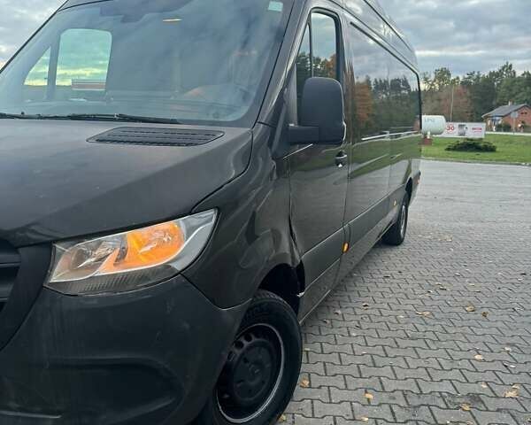 Черный Мерседес Sprinter, объемом двигателя 2.2 л и пробегом 250 тыс. км за 21000 $, фото 5 на Automoto.ua
