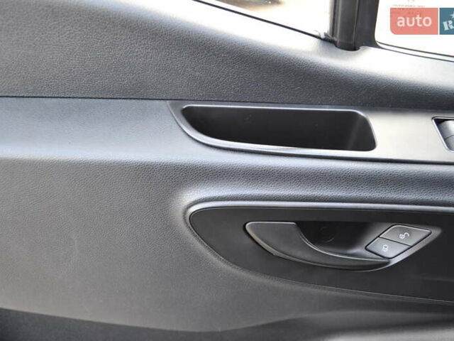 Чорний Мерседес Sprinter, об'ємом двигуна 2 л та пробігом 281 тис. км за 35000 $, фото 52 на Automoto.ua