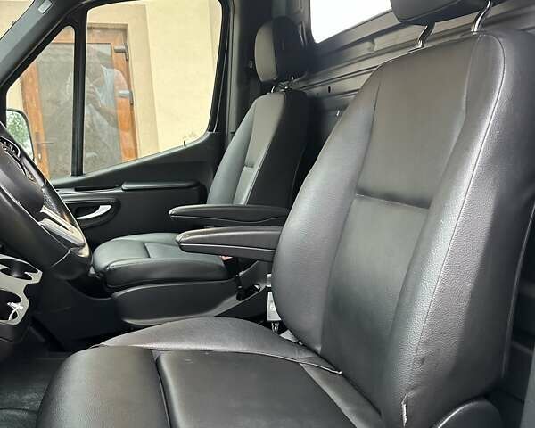 Черный Мерседес Sprinter, объемом двигателя 2.99 л и пробегом 116 тыс. км за 51966 $, фото 14 на Automoto.ua