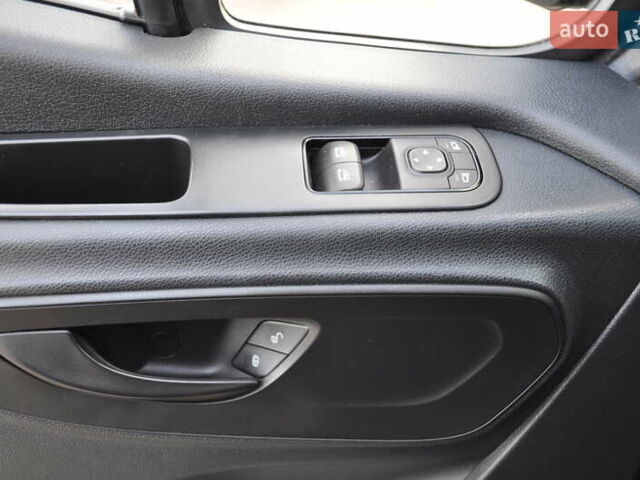 Чорний Мерседес Sprinter, об'ємом двигуна 2 л та пробігом 281 тис. км за 35000 $, фото 51 на Automoto.ua