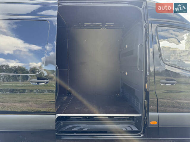 Чорний Мерседес Sprinter, об'ємом двигуна 2 л та пробігом 268 тис. км за 33900 $, фото 29 на Automoto.ua