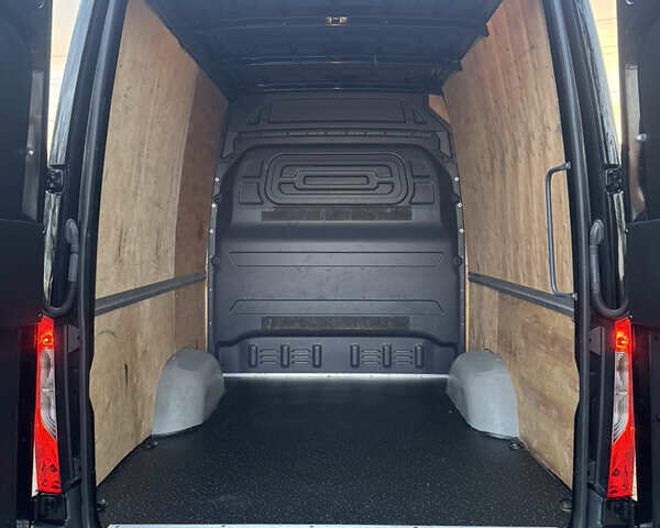 Черный Мерседес Sprinter, объемом двигателя 2.14 л и пробегом 200 тыс. км за 49000 $, фото 9 на Automoto.ua