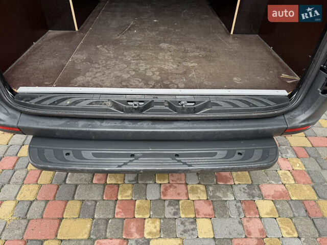 Чорний Мерседес Sprinter, об'ємом двигуна 2 л та пробігом 210 тис. км за 35800 $, фото 43 на Automoto.ua