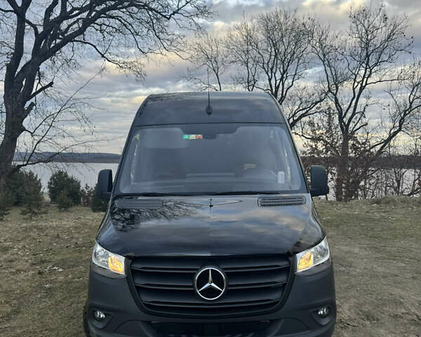 Черный Мерседес Sprinter, объемом двигателя 2.14 л и пробегом 200 тыс. км за 49000 $, фото 10 на Automoto.ua