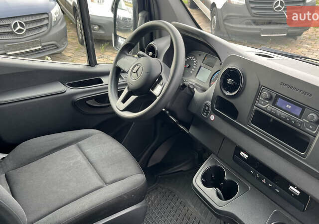 Чорний Мерседес Sprinter, об'ємом двигуна 0 л та пробігом 39 тис. км за 23900 $, фото 5 на Automoto.ua