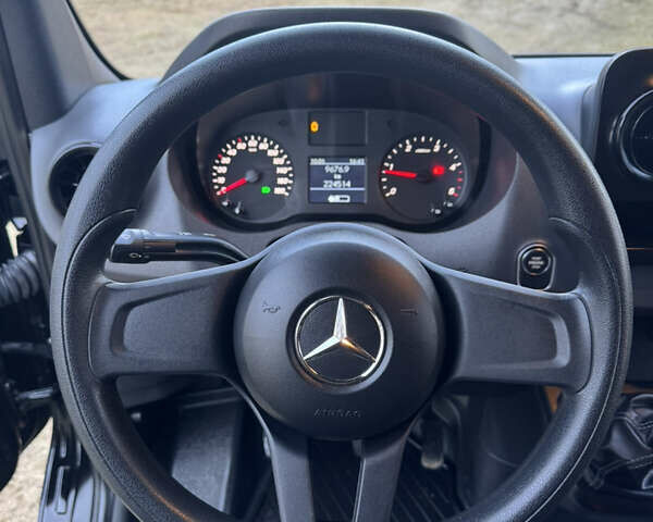 Черный Мерседес Sprinter, объемом двигателя 2.14 л и пробегом 200 тыс. км за 49000 $, фото 22 на Automoto.ua