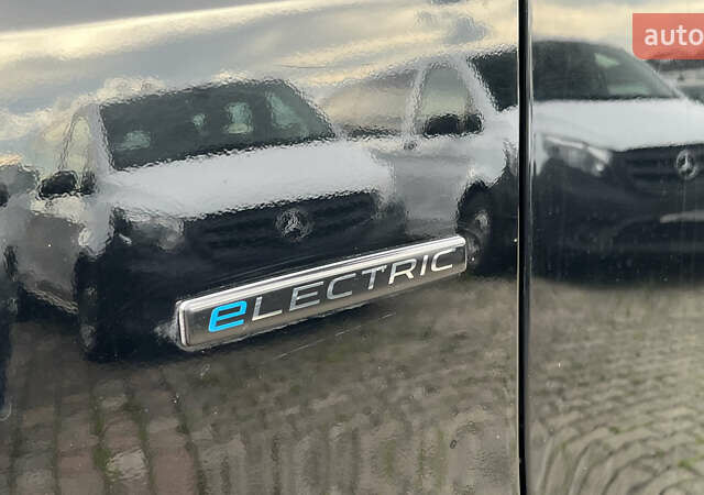 Чорний Мерседес Sprinter, об'ємом двигуна 0 л та пробігом 39 тис. км за 23900 $, фото 3 на Automoto.ua