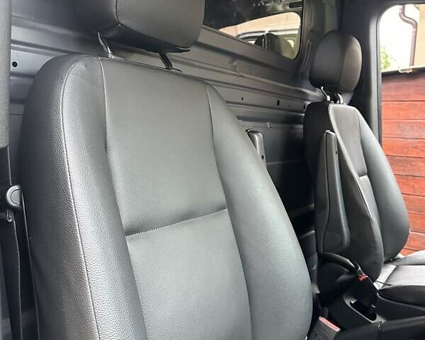 Черный Мерседес Sprinter, объемом двигателя 2.99 л и пробегом 116 тыс. км за 51966 $, фото 17 на Automoto.ua