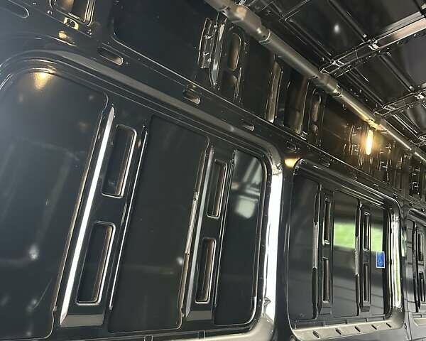 Черный Мерседес Sprinter, объемом двигателя 2.99 л и пробегом 116 тыс. км за 51966 $, фото 48 на Automoto.ua