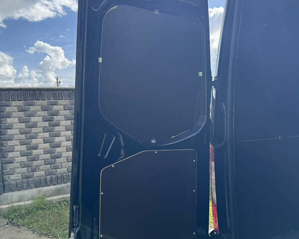 Чорний Мерседес Sprinter, об'ємом двигуна 2 л та пробігом 268 тис. км за 33900 $, фото 22 на Automoto.ua