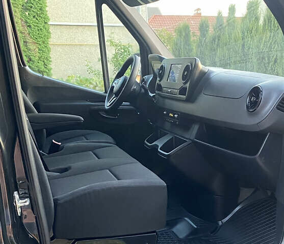 Черный Мерседес Sprinter, объемом двигателя 1.9 л и пробегом 28 тыс. км за 33000 $, фото 4 на Automoto.ua
