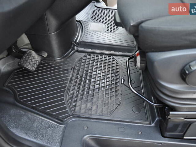 Чорний Мерседес Sprinter, об'ємом двигуна 2 л та пробігом 281 тис. км за 35000 $, фото 46 на Automoto.ua