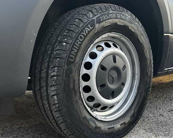 Черный Мерседес Sprinter, объемом двигателя 1.95 л и пробегом 240 тыс. км за 34000 $, фото 13 на Automoto.ua