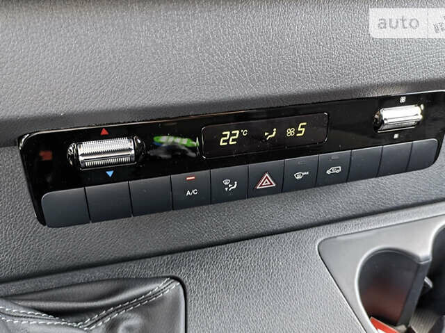 Черный Мерседес Sprinter, объемом двигателя 1.95 л и пробегом 16 тыс. км за 35000 $, фото 13 на Automoto.ua