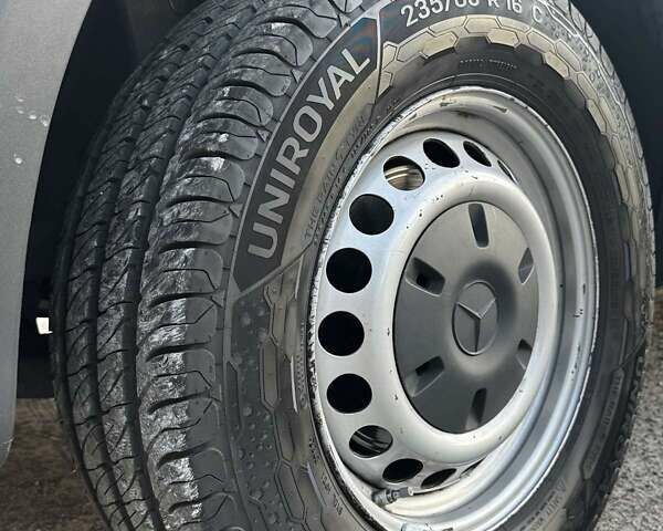 Черный Мерседес Sprinter, объемом двигателя 1.95 л и пробегом 240 тыс. км за 34000 $, фото 14 на Automoto.ua