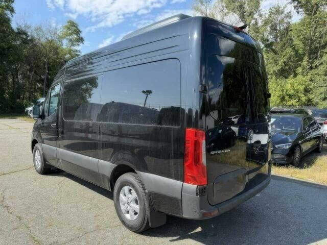 Черный Мерседес Sprinter, объемом двигателя 2 л и пробегом 15 тыс. км за 20000 $, фото 4 на Automoto.ua