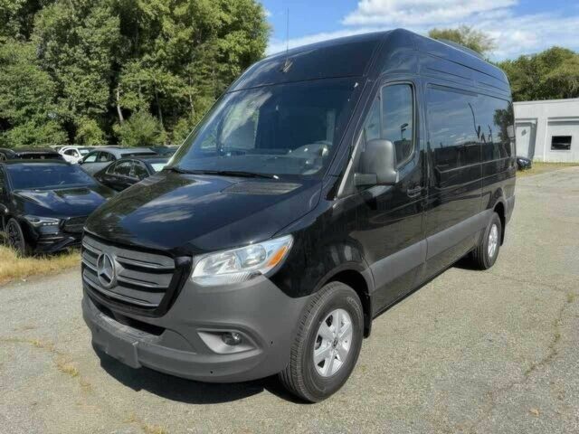 Черный Мерседес Sprinter, объемом двигателя 2 л и пробегом 15 тыс. км за 20000 $, фото 2 на Automoto.ua