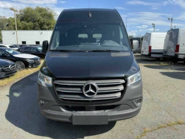 Черный Мерседес Sprinter, объемом двигателя 2 л и пробегом 15 тыс. км за 20000 $, фото 1 на Automoto.ua