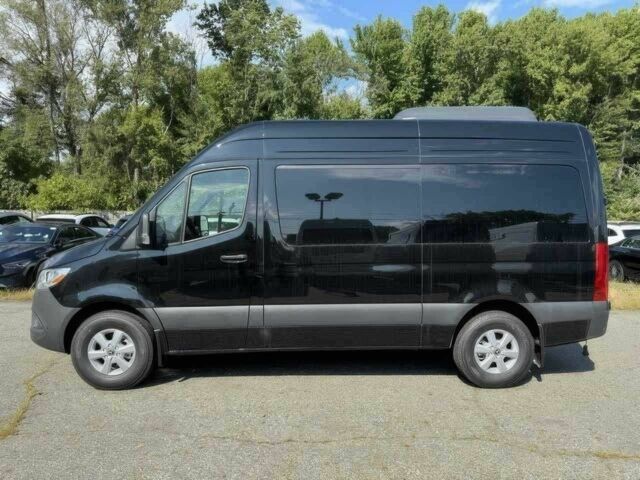 Черный Мерседес Sprinter, объемом двигателя 2 л и пробегом 15 тыс. км за 20000 $, фото 3 на Automoto.ua