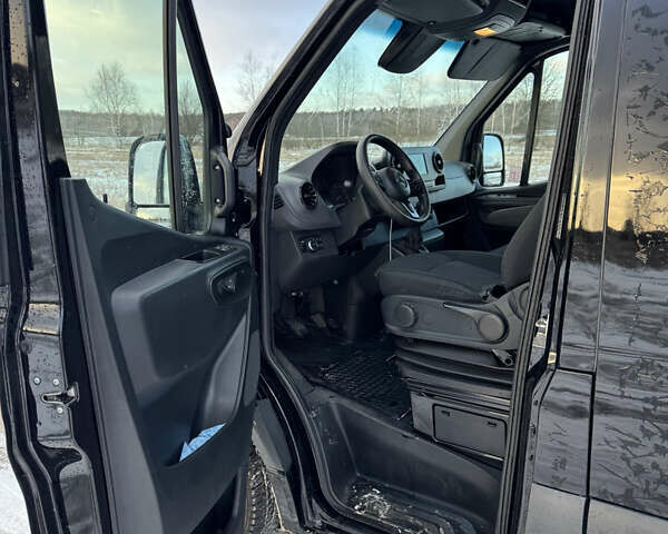 Черный Мерседес Sprinter, объемом двигателя 2.2 л и пробегом 218 тыс. км за 30500 $, фото 6 на Automoto.ua