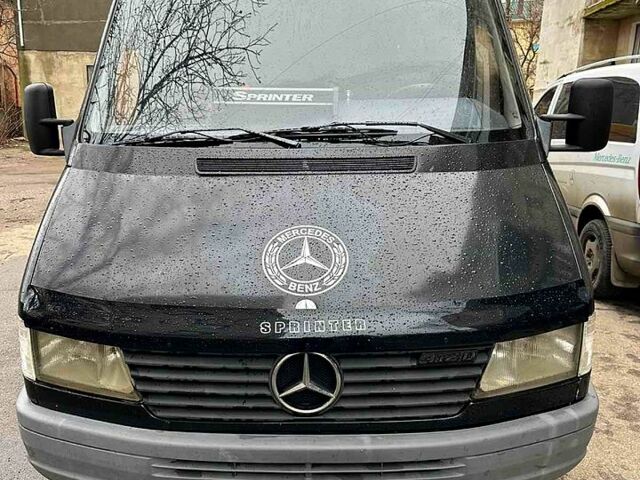 Черный Мерседес Sprinter, объемом двигателя 2.9 л и пробегом 500 тыс. км за 9000 $, фото 6 на Automoto.ua