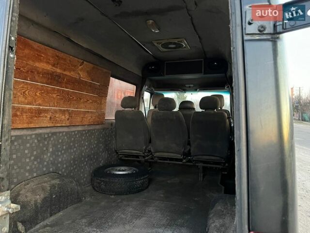 Черный Мерседес Sprinter, объемом двигателя 2.69 л и пробегом 616 тыс. км за 5500 $, фото 13 на Automoto.ua