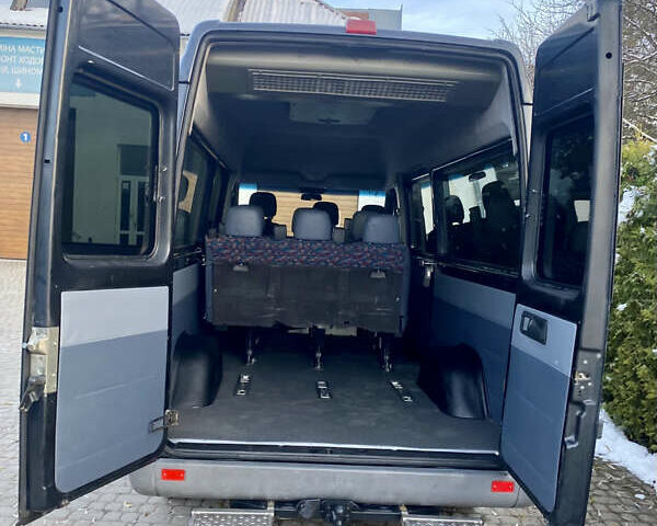 Черный Мерседес Sprinter, объемом двигателя 2.2 л и пробегом 360 тыс. км за 13999 $, фото 7 на Automoto.ua