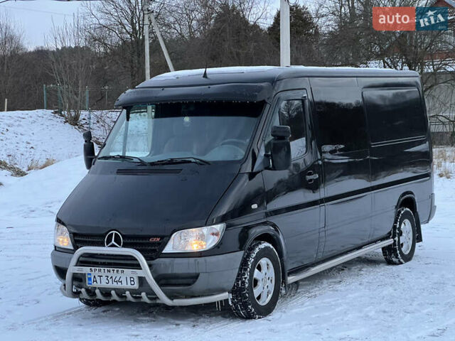 Черный Мерседес Sprinter, объемом двигателя 2.7 л и пробегом 453 тыс. км за 8700 $, фото 1 на Automoto.ua
