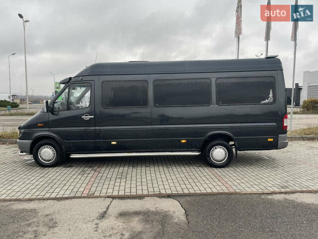 Черный Мерседес Sprinter, объемом двигателя 2.7 л и пробегом 725 тыс. км за 9000 $, фото 2 на Automoto.ua