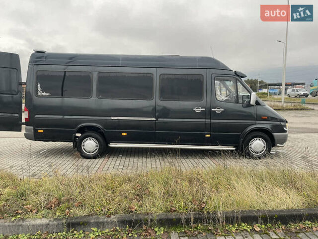 Черный Мерседес Sprinter, объемом двигателя 2.7 л и пробегом 725 тыс. км за 9000 $, фото 3 на Automoto.ua
