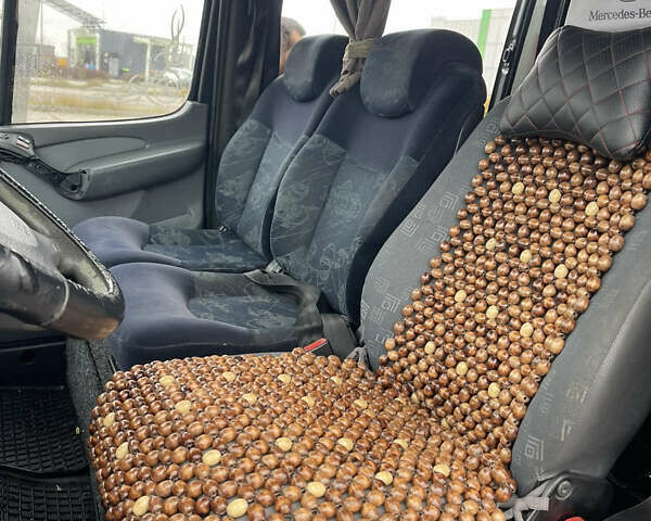 Черный Мерседес Sprinter, объемом двигателя 2.7 л и пробегом 725 тыс. км за 9000 $, фото 7 на Automoto.ua