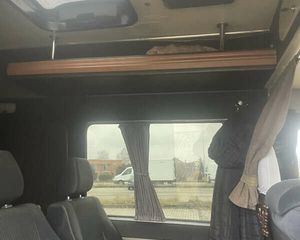 Черный Мерседес Sprinter, объемом двигателя 2.7 л и пробегом 725 тыс. км за 9000 $, фото 11 на Automoto.ua