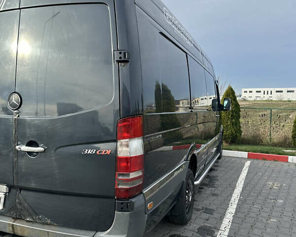 Черный Мерседес Sprinter, объемом двигателя 2.99 л и пробегом 675 тыс. км за 16800 $, фото 21 на Automoto.ua