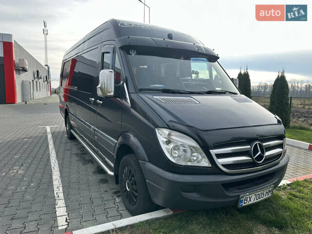 Черный Мерседес Sprinter, объемом двигателя 2.99 л и пробегом 675 тыс. км за 16800 $, фото 18 на Automoto.ua